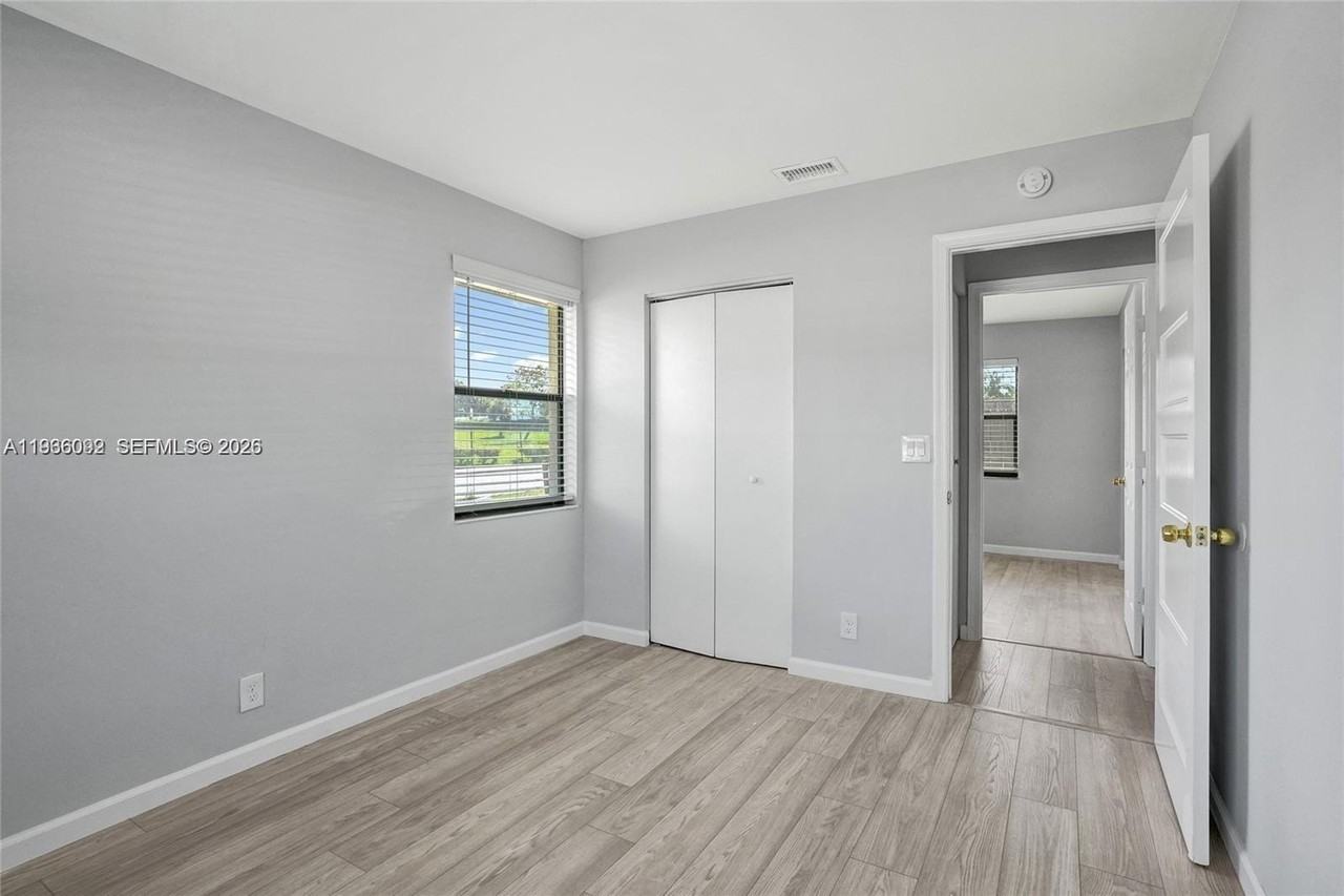 1200 W 31st St #B - Photo 5 of 20