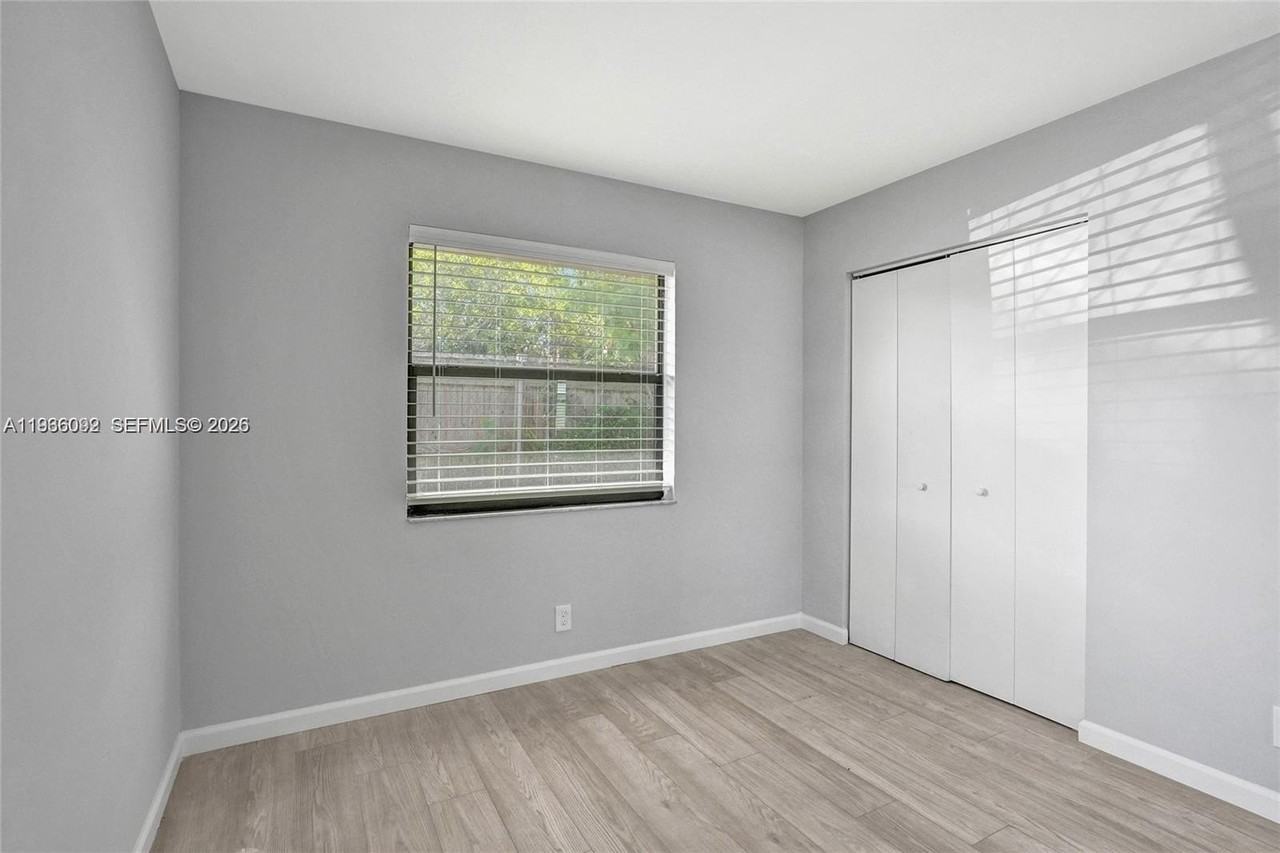 1200 W 31st St #B - Photo 7 of 20