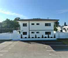 featured image of 630 Ne 166th St #2