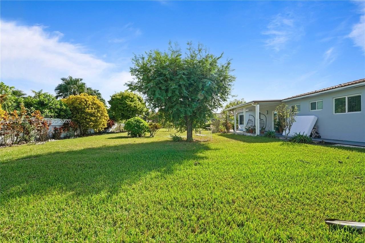 331 Sw 123rd Ave - Photo 6 of 6