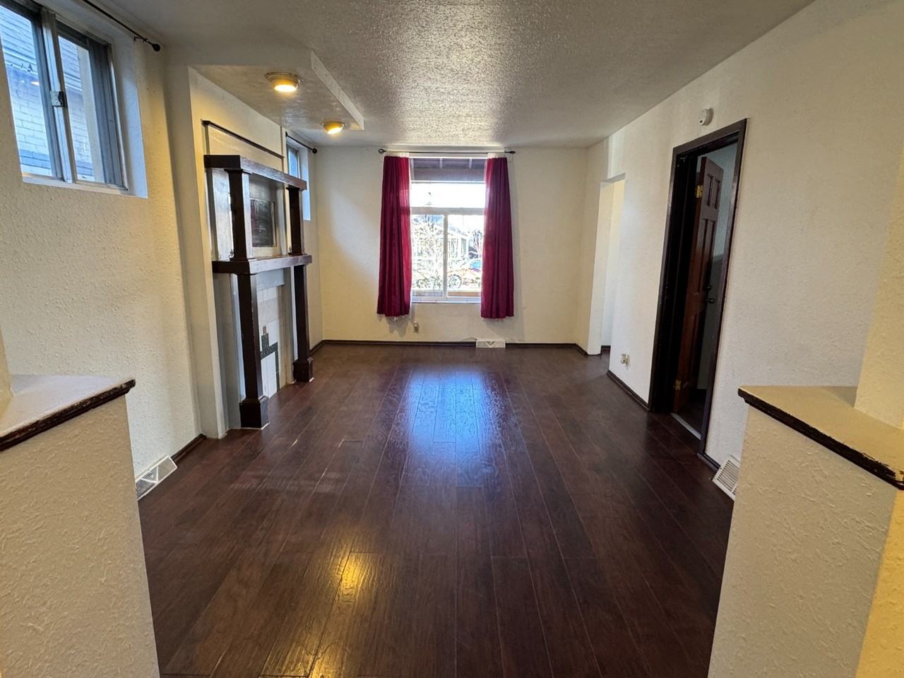 2934 Glenarm Pl - Photo 4 of 15