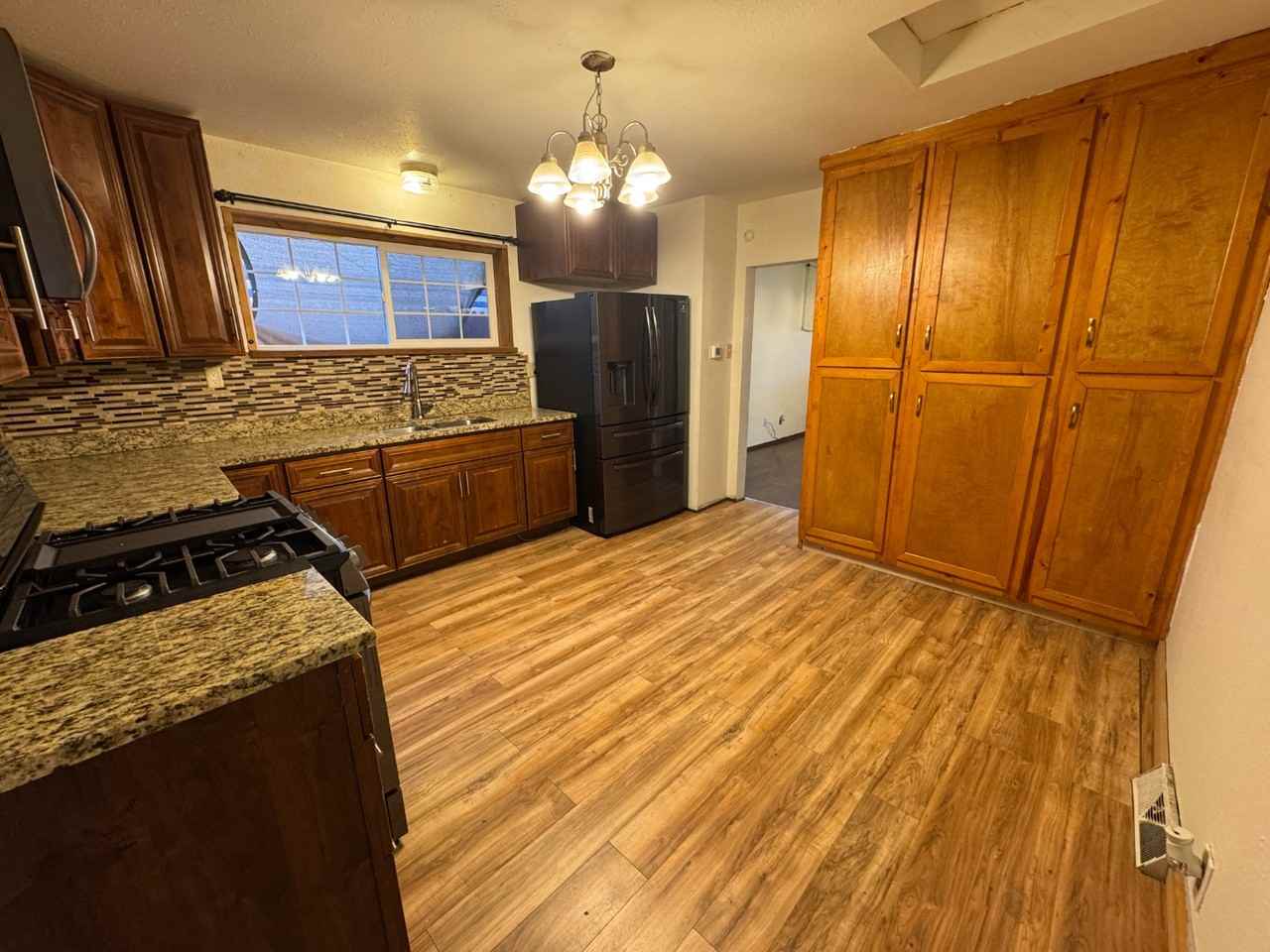 2934 Glenarm Pl - Photo 7 of 15