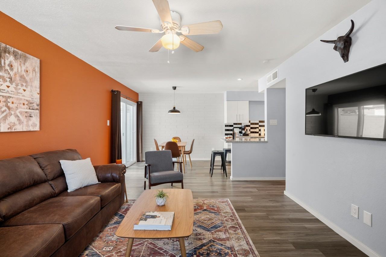 1238 W 4th St #3 - Photo 2 of 18