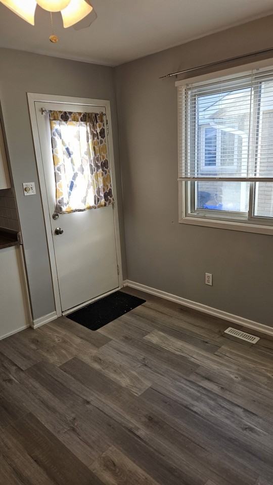 142 Guildwood Dr - Photo 7 of 11