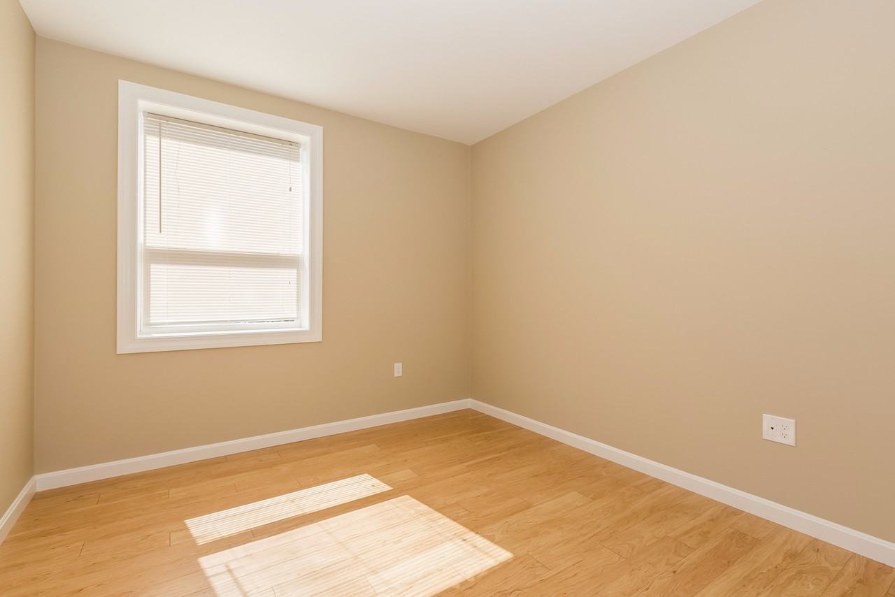 37 Decatur St #2 - Photo 4 of 9