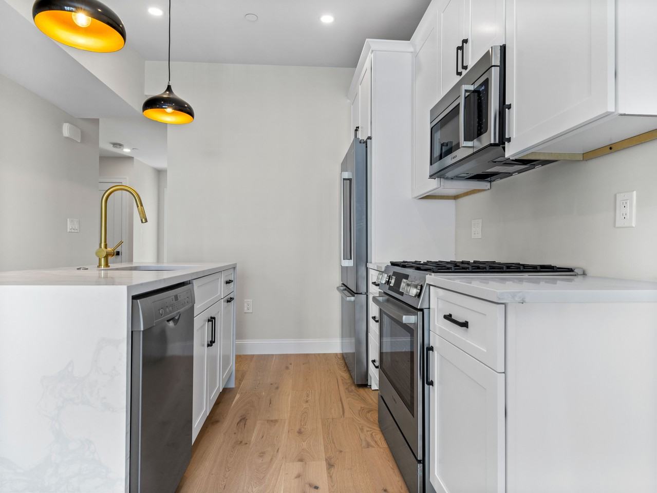 48 Woodward St #3 - Photo 4 of 17