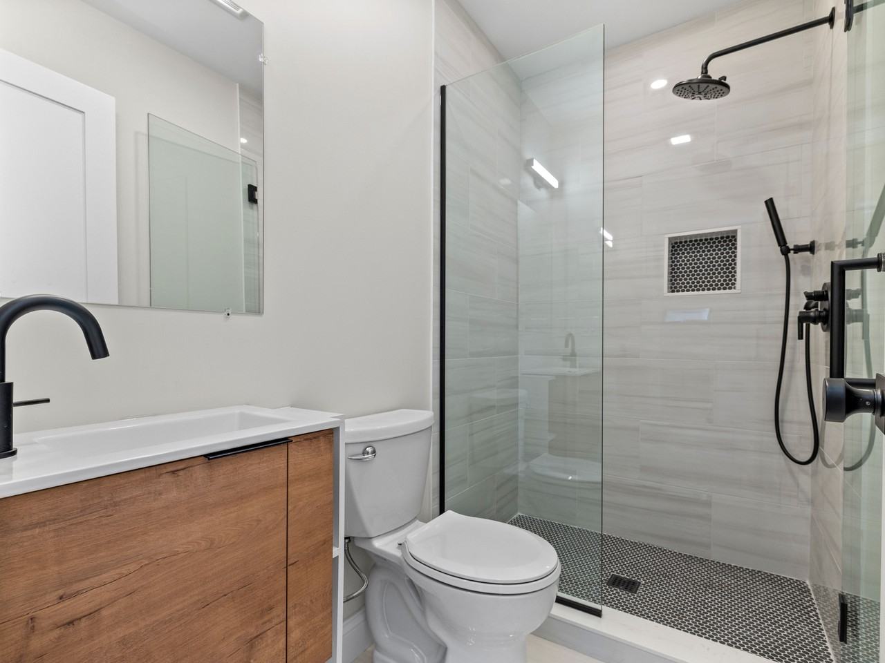 48 Woodward St #3 - Photo 7 of 17