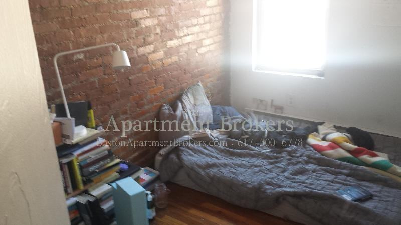 889 Huntington Ave #6