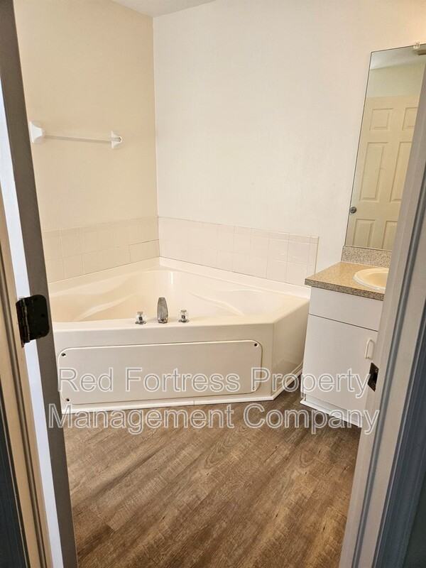 5006 Bywood St - Photo 5 of 8