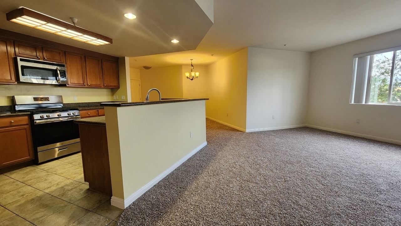 Bella Villa - Laurel - Photo 3 of 43