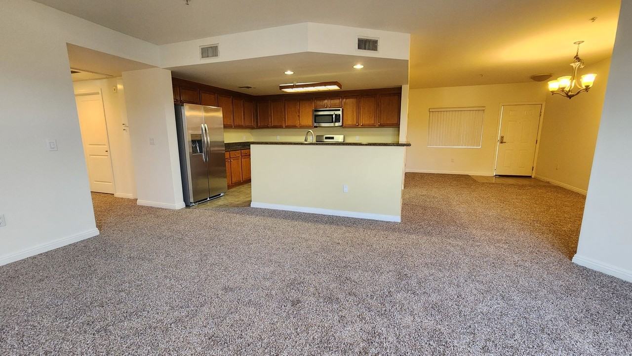 Bella Villa - Laurel - Photo 7 of 43