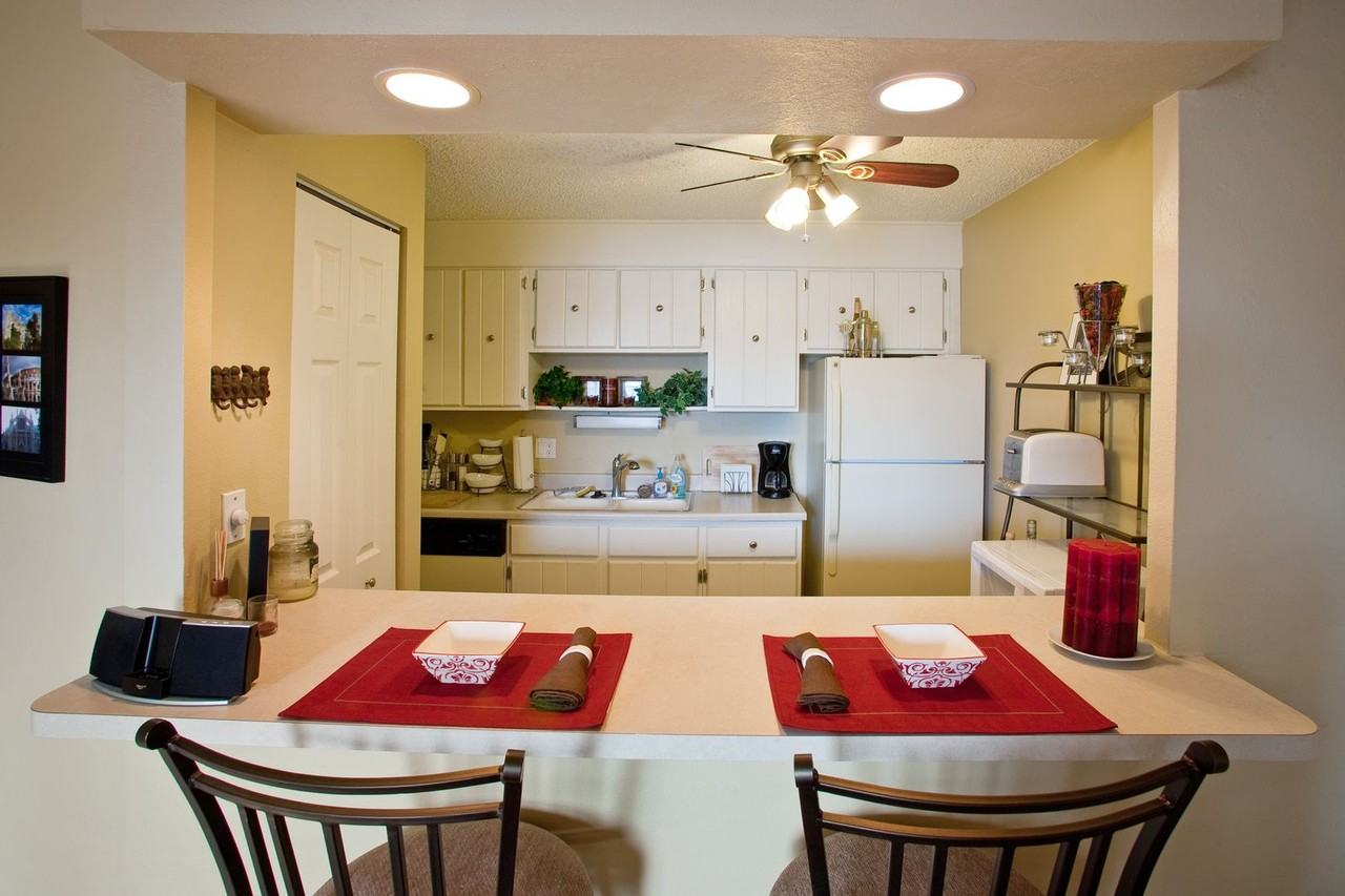 One Month Free Rent with a 12 - Photo 3 of 17