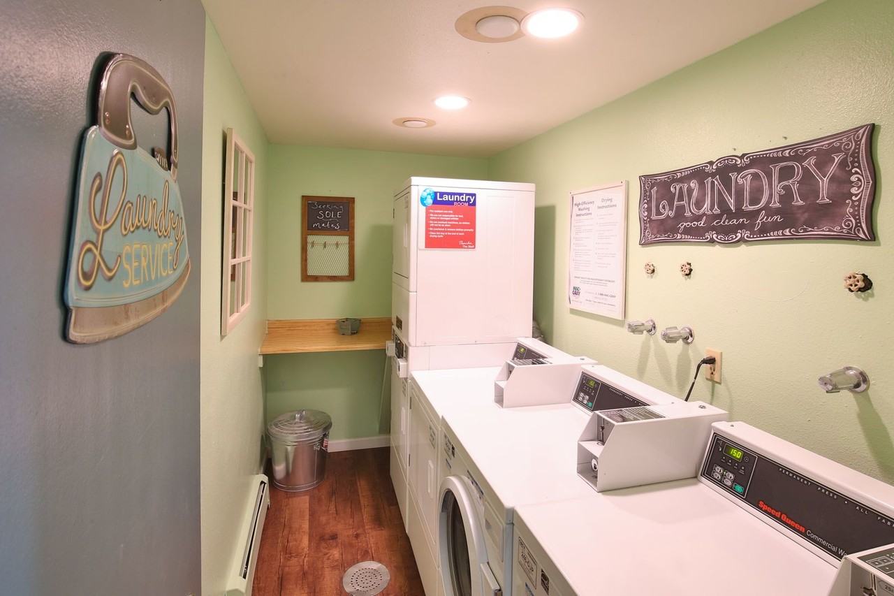 One Month Free Rent with a 12 - Photo 5 of 17