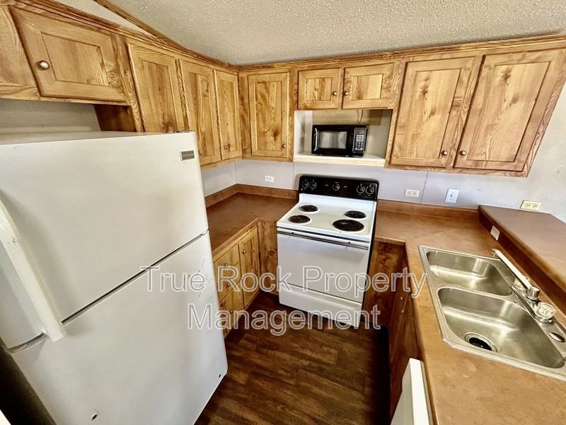 16816 County Road 3594 - Photo 3 of 13