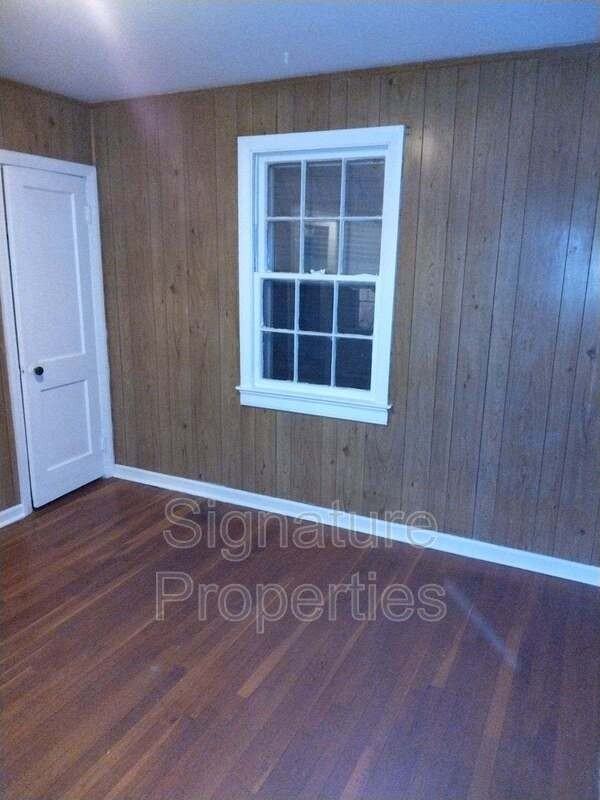 1206 Tabb Ave - Photo 4 of 9