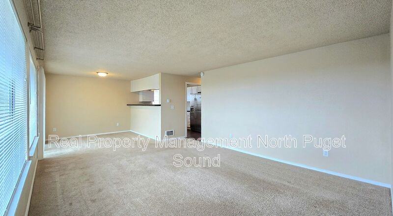 228 N Stillaguamish Ave - Photo 3 of 16