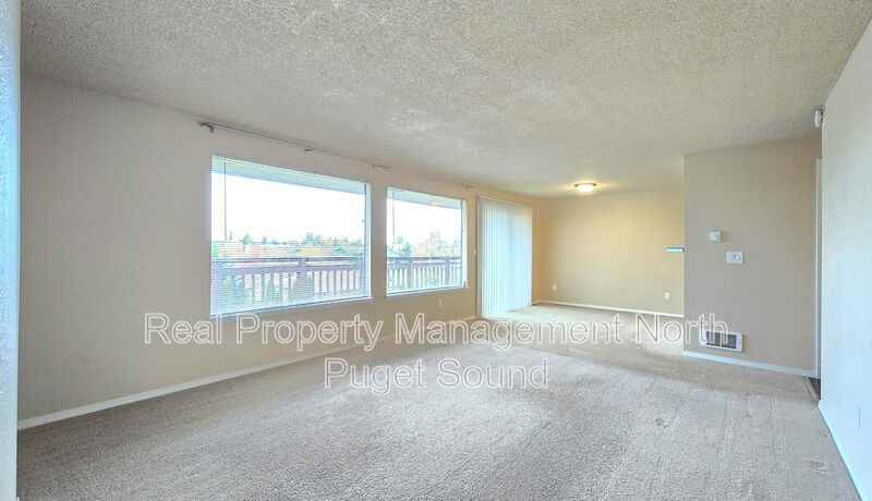 228 N Stillaguamish Ave - Photo 4 of 16