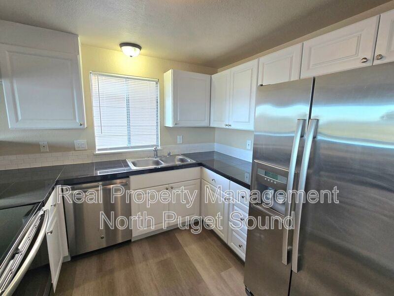 228 N Stillaguamish Ave - Photo 7 of 16