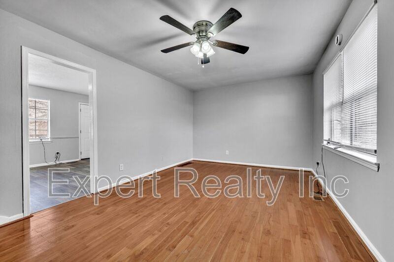 624 Cresap Cir Ne - Photo 2 of 16