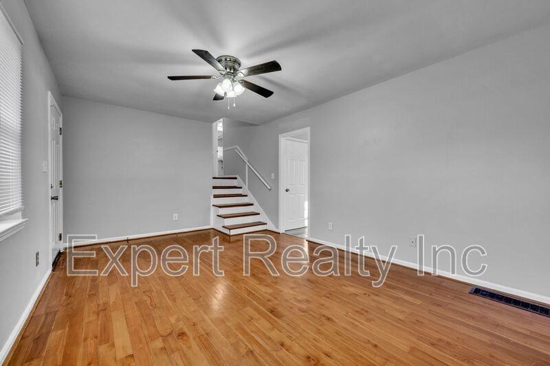 624 Cresap Cir Ne - Photo 3 of 16