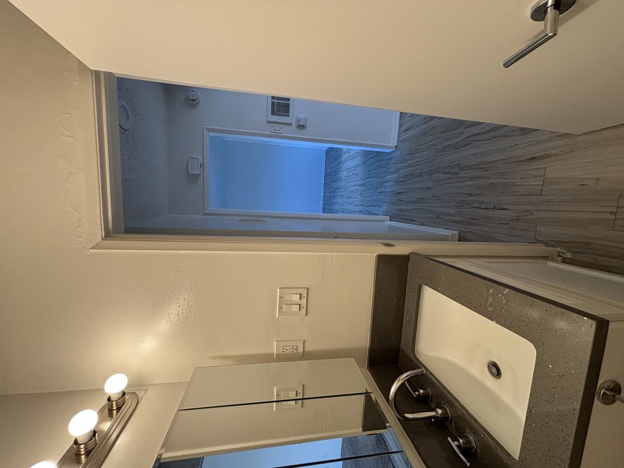 500 Junipero Ave. - Photo 4 of 9