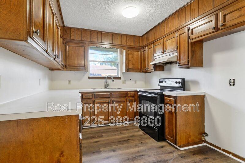 8933 Baronne Dr - Photo 3 of 10