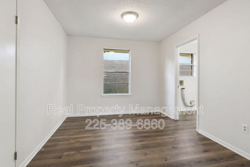 8933 Baronne Dr - Photo 4 of 10