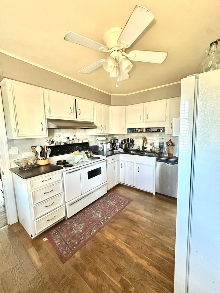 510 Auburndale Ave - Photo 3 of 9