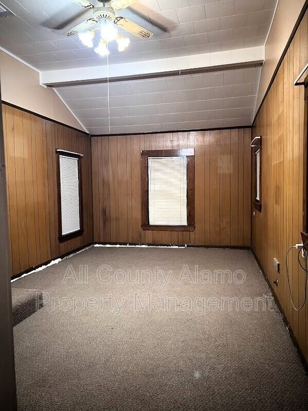 301 Aero Ave - Photo 5 of 27