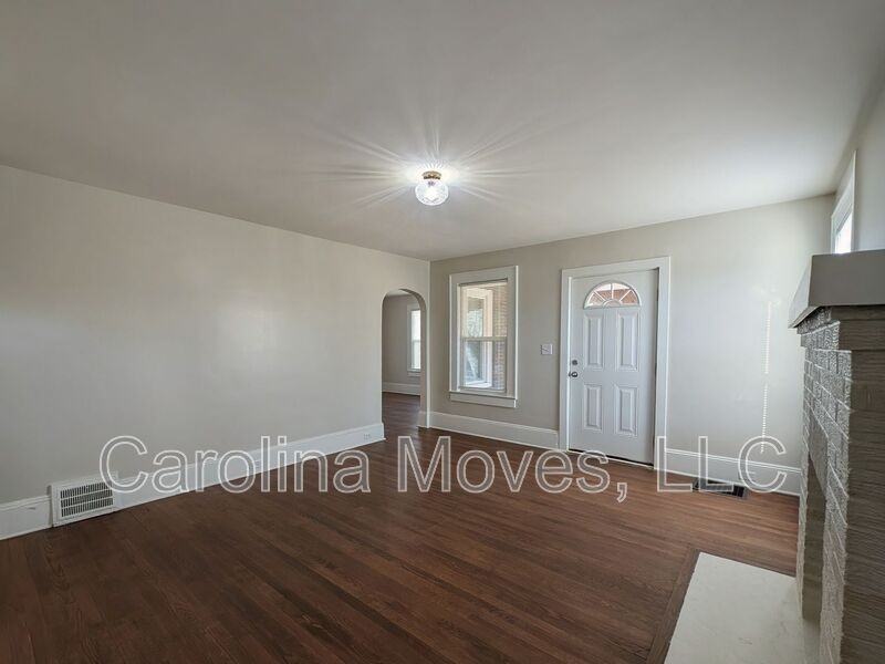 1102 Easley Bridge Rd - Photo 5 of 20