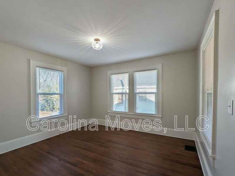 1102 Easley Bridge Rd - Photo 7 of 20