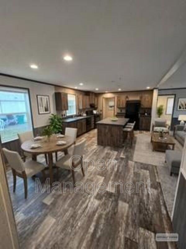 511 E 1st St - Photo 2 of 11