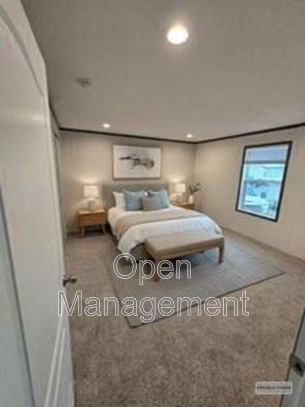 511 E 1st St - Photo 3 of 11