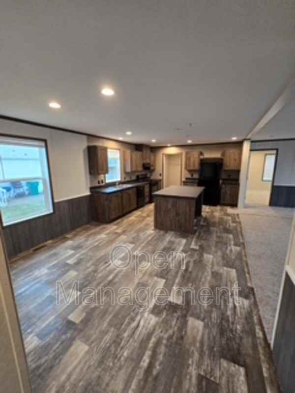 511 E 1st St - Photo 6 of 11