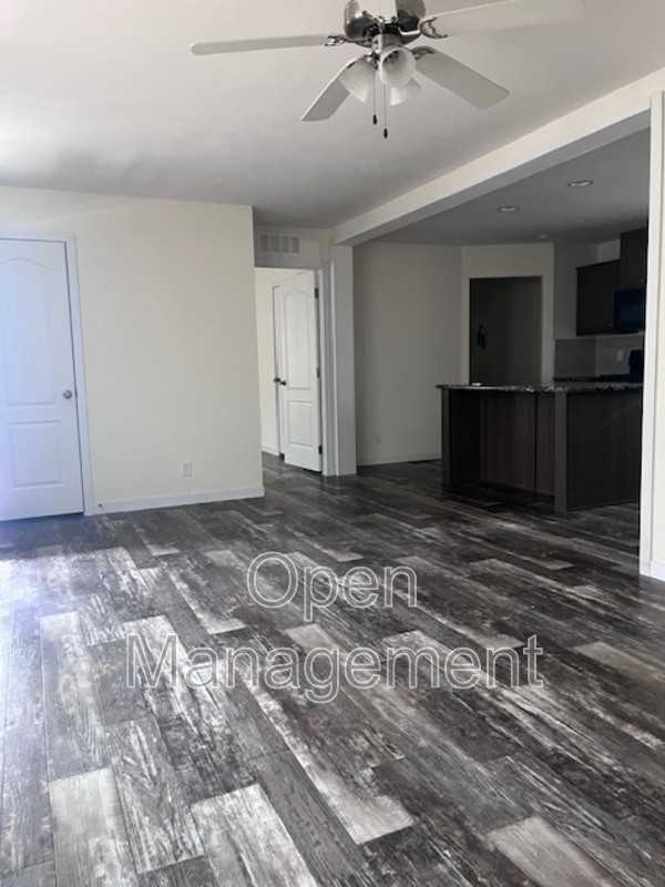 511 E 1st St - Photo 4 of 9