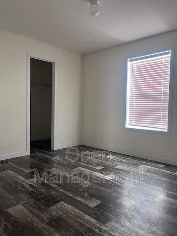 511 E 1st St - Photo 6 of 9