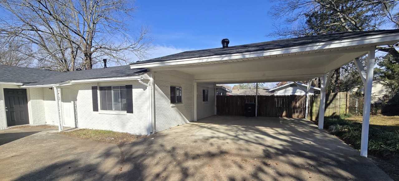 8 Coral Ln - Photo 2 of 22