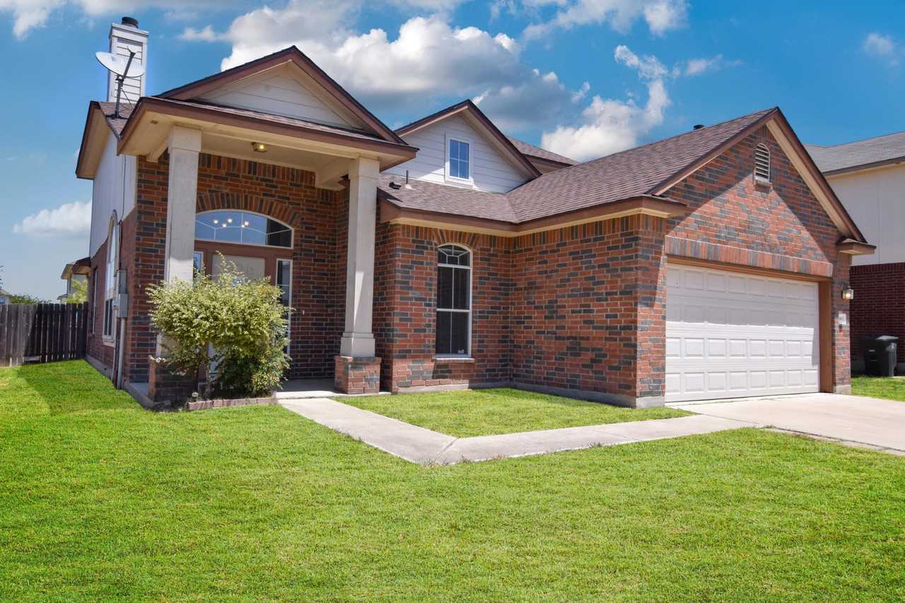 4903 Golden Gate Dr - Photo 3 of 32