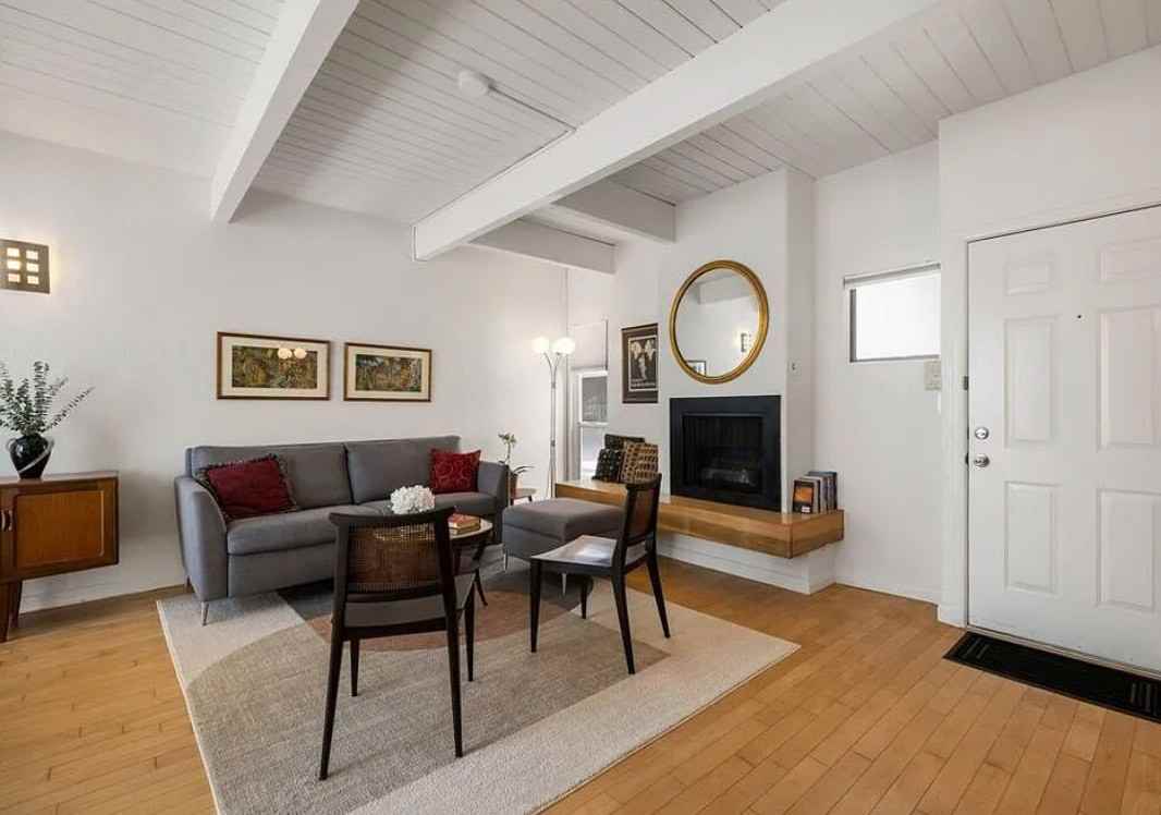 3101 5th St #8 - Photo 4 of 17