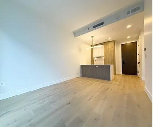 4046 24th St #2G - Photo 2 of 8