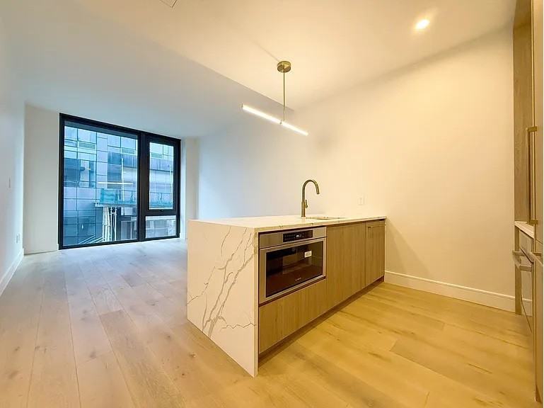 4046 24th St #2G - Photo 3 of 8