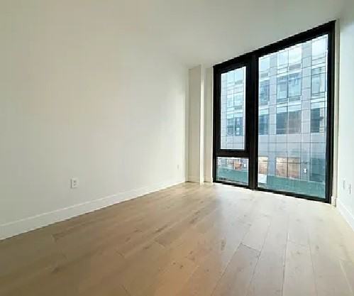 4046 24th St #2G - Photo 4 of 8