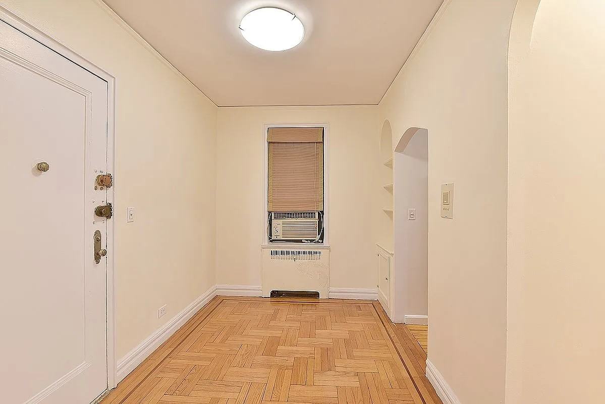 60 Cooper St #1B - Photo 3 of 5