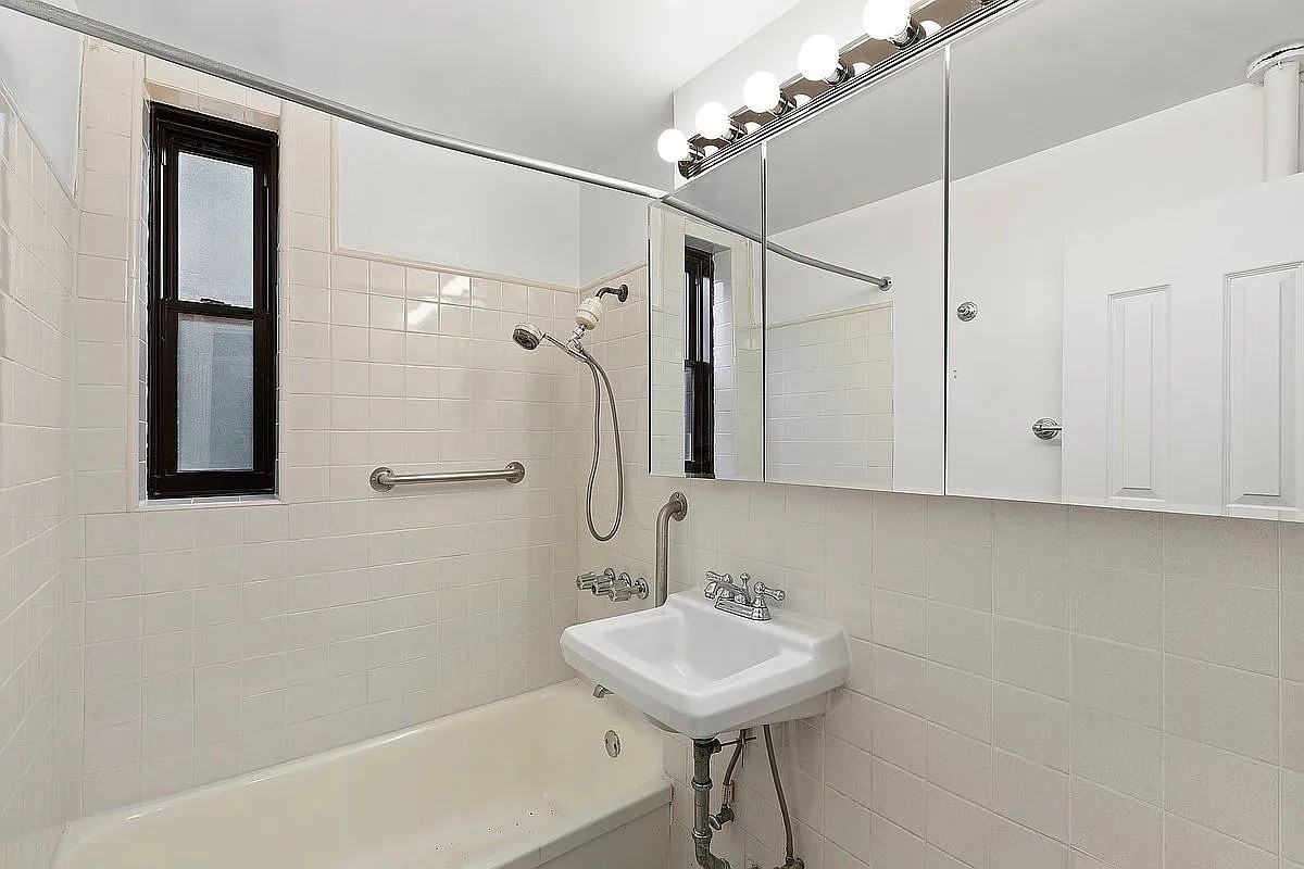 60 Park Ter W #A73 - Photo 4 of 5