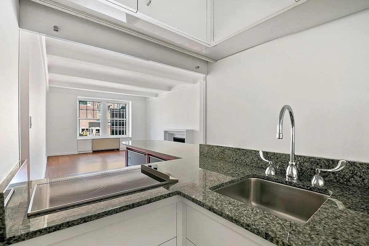 575 Park Ave #603 - Photo 3 of 5