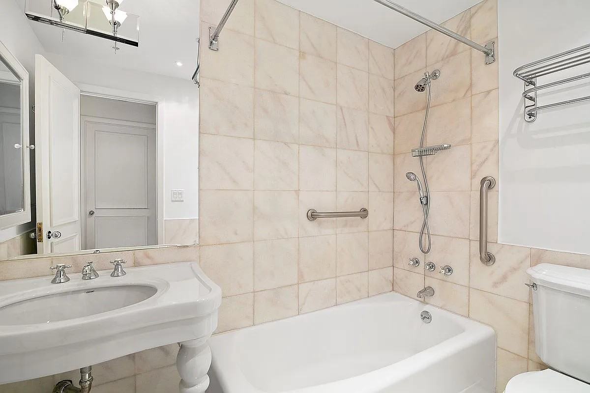 575 Park Ave #603 - Photo 5 of 5