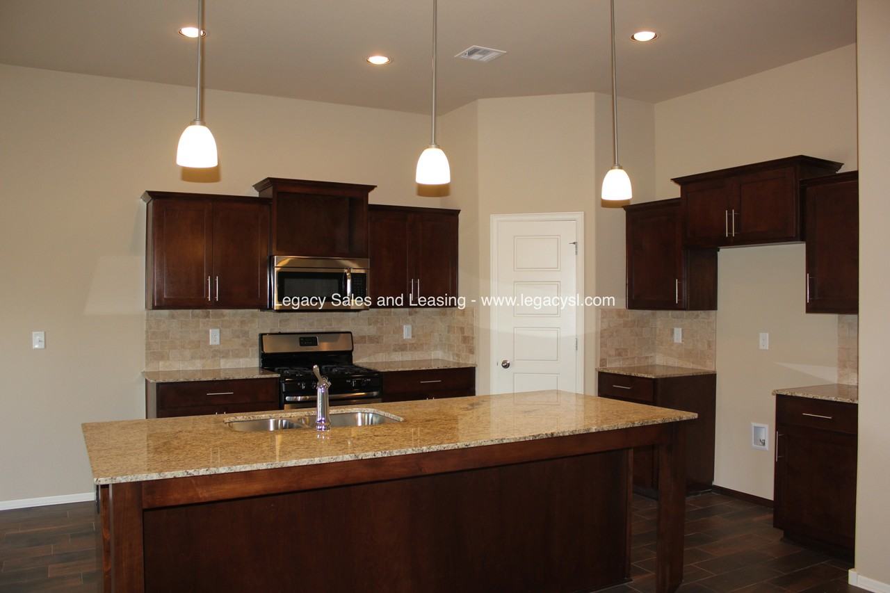 17512 E 45th Pl - Photo 3 of 15