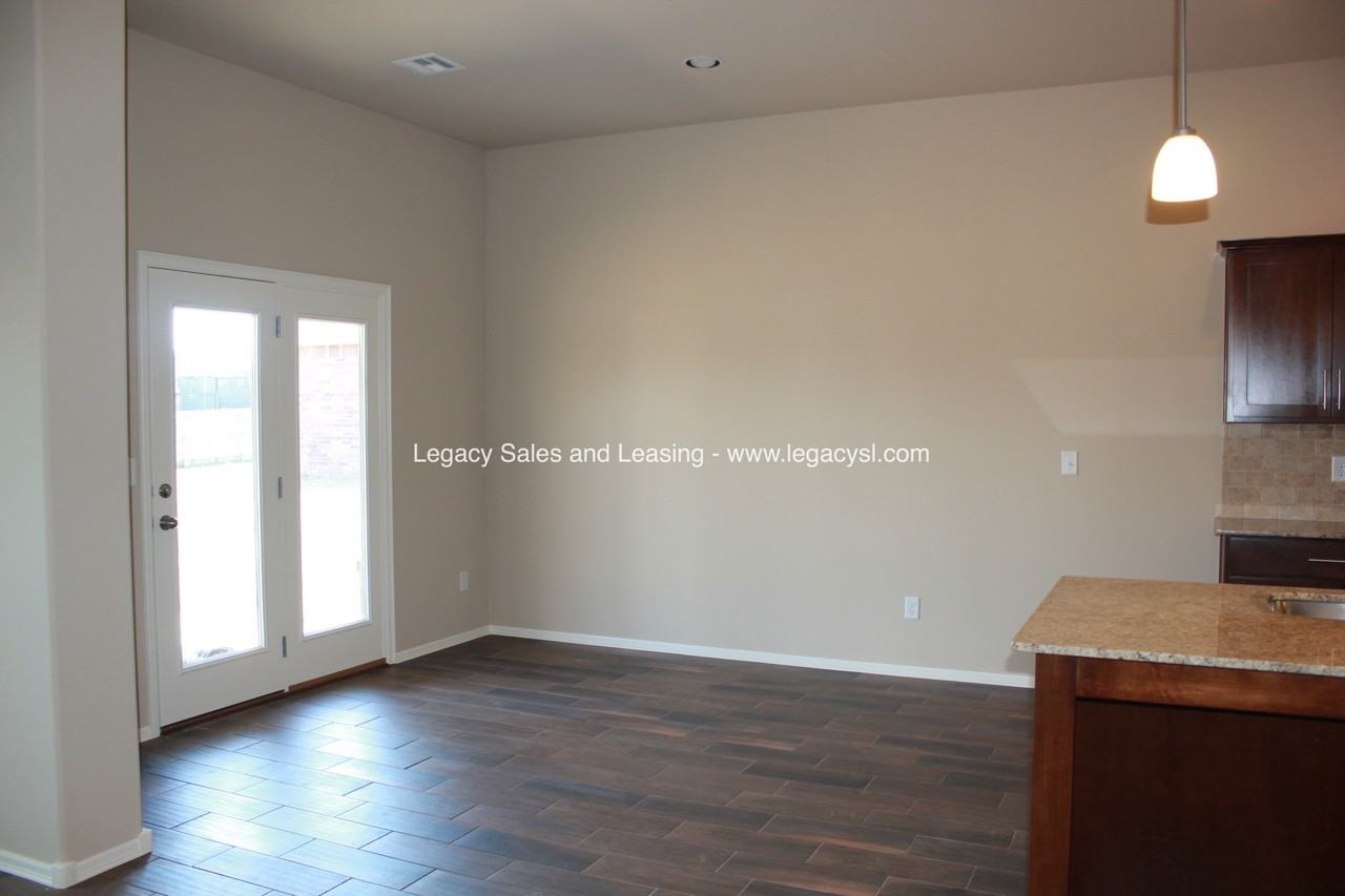 17512 E 45th Pl - Photo 6 of 15