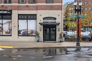 featured image of 121 Portland St