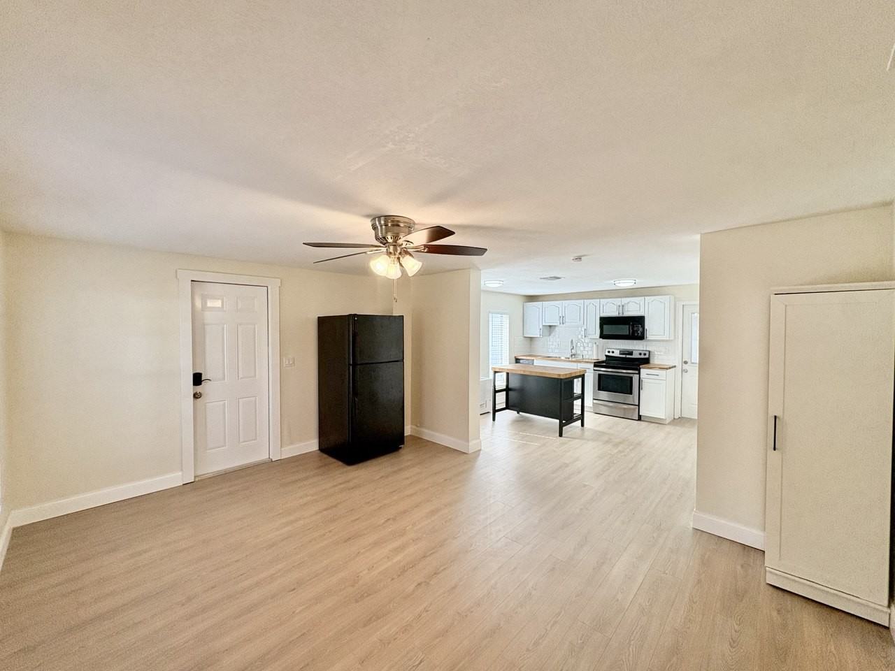 8904 N Hamner Ave - Photo 6 of 26